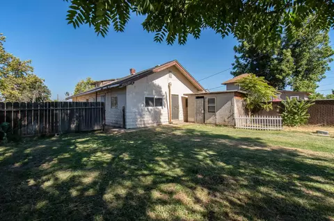 Exterior - 1107 O St, Sanger, CA 93657 photo 4 of 6