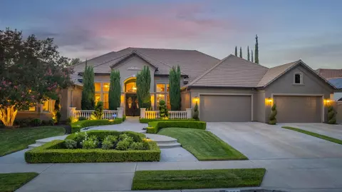 2016 E Sawgrass Ave, Fresno, CA 93730