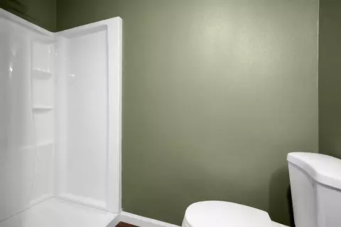 Bath - 543 Autumn Ct, Madera, CA 93637 photo 3 of 3