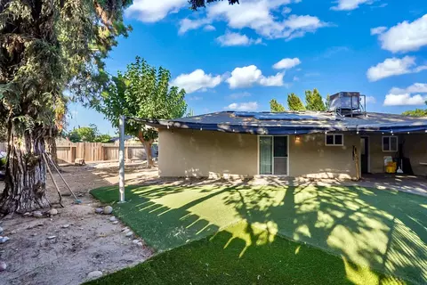 Exterior - 543 Autumn Ct, Madera, CA 93637 photo 7 of 14