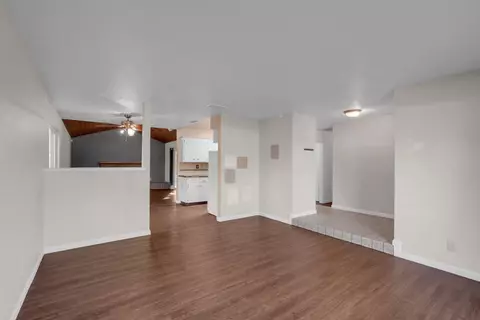 Living - 543 Autumn Ct, Madera, CA 93637 photo 1 of 6