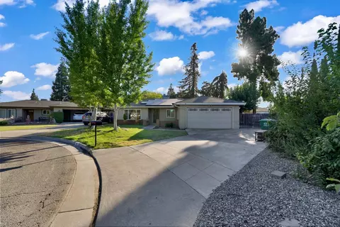 Exterior - 543 Autumn Ct, Madera, CA 93637 photo 2 of 14