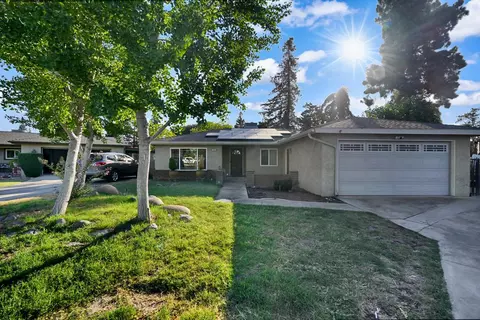 Exterior - 543 Autumn Ct, Madera, CA 93637 photo 3 of 14