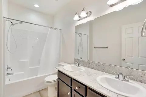 Bath - 2153 Lombard Ln, Clovis, CA 93619 photo 1 of 2