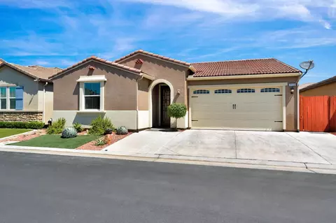 Exterior - 2153 Lombard Ln, Clovis, CA 93619 photo 2 of 6