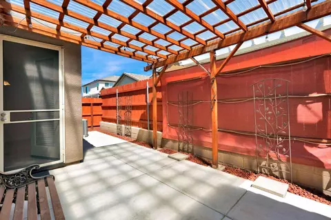 Exterior - 2153 Lombard Ln, Clovis, CA 93619 photo 5 of 6