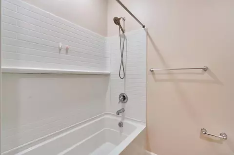 Bath - 3529 Nile St, Madera, CA 93637 photo 2 of 4