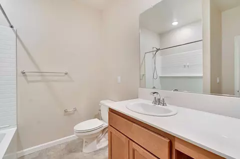 Bath - 3529 Nile St, Madera, CA 93637 photo 1 of 4