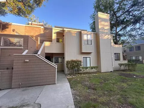 450 Pine Ridge Dr, San Ramon, CA 94582