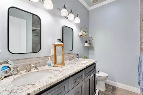 Bath - 2956 Griffith Ave, Clovis, CA 93611 photo 1 of 3