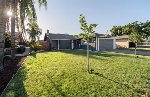 3061 Cindy Ave, Clovis, CA 93612 photo 2