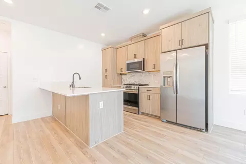 Kitchen - 480 Balsam, Clovis, CA 93611 photo 1 of 2