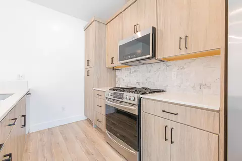 Kitchen - 480 Balsam, Clovis, CA 93611 photo 2 of 2