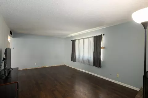 1305 De Cesari Ave, Madera, CA 93637 photo 5
