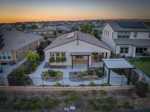 Exterior - 1010 Horizon Dr, Madera, CA 93636 photo 16 of 18