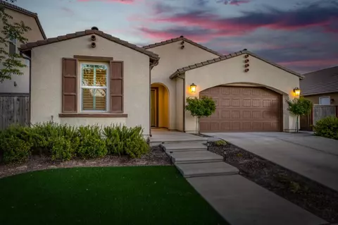 Exterior - 1010 Horizon Dr, Madera, CA 93636 photo 2 of 18