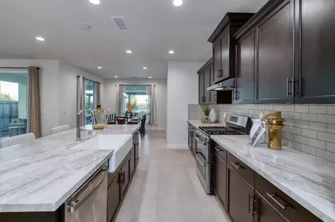 Kitchen - 1010 Horizon Dr, Madera, CA 93636 photo 3 of 5