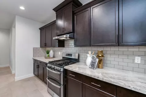 Kitchen - 1010 Horizon Dr, Madera, CA 93636 photo 4 of 5