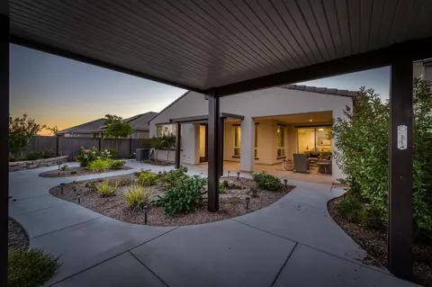 Exterior - 1010 Horizon Dr, Madera, CA 93636 photo 14 of 18