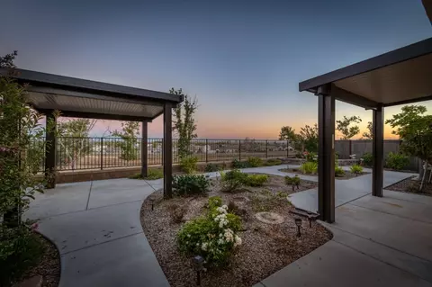 Exterior - 1010 Horizon Dr, Madera, CA 93636 photo 11 of 18