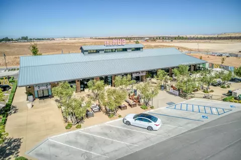 Exterior - 1010 Horizon Dr, Madera, CA 93636 photo 17 of 18
