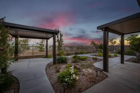 Exterior - 1010 Horizon Dr, Madera, CA 93636 photo 7 of 18