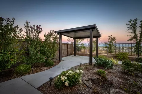 Exterior - 1010 Horizon Dr, Madera, CA 93636 photo 10 of 18