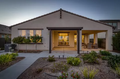 Exterior - 1010 Horizon Dr, Madera, CA 93636 photo 13 of 18