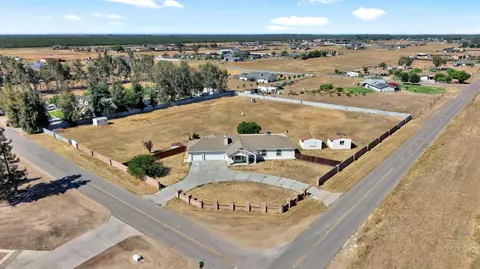 View/Area - 21466 Forest Glen Rd, Madera, CA 93638 photo 2 of 10