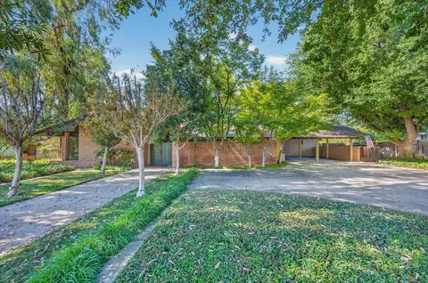 6687 N Woodson Ave, Fresno, CA 93711