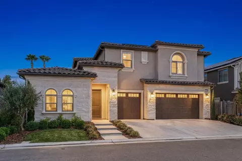 11315 N Via San Toma Dr, Fresno, CA 93730