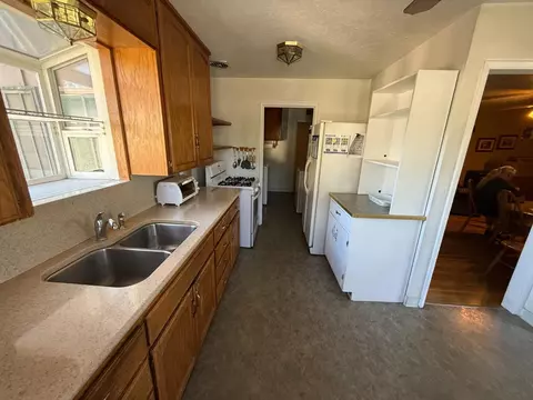 Kitchen - 1164 Dewitt, Clovis, CA 93619 photo 1 of 1