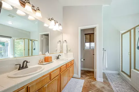 290 W Loyola Ave, Clovis, CA 93619 photo 28