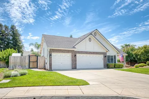 290 W Loyola Ave, Clovis, CA 93619 photo 4
