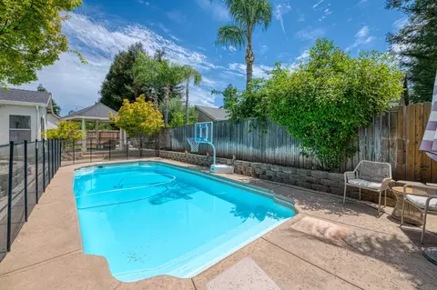 290 W Loyola Ave, Clovis, CA 93619 photo 32