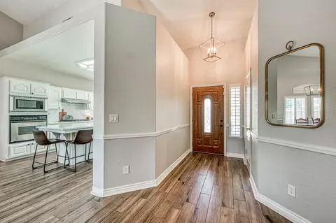 290 W Loyola Ave, Clovis, CA 93619 photo 5