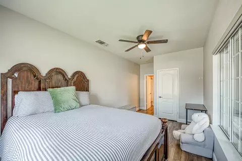 290 W Loyola Ave, Clovis, CA 93619 photo 21