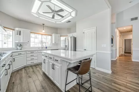 290 W Loyola Ave, Clovis, CA 93619 photo 13
