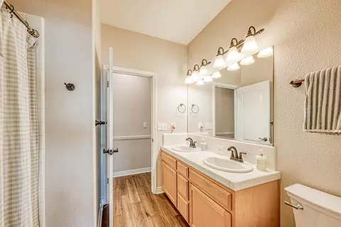 290 W Loyola Ave, Clovis, CA 93619 photo 19