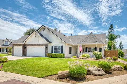 290 W Loyola Ave, Clovis, CA 93619 photo 3