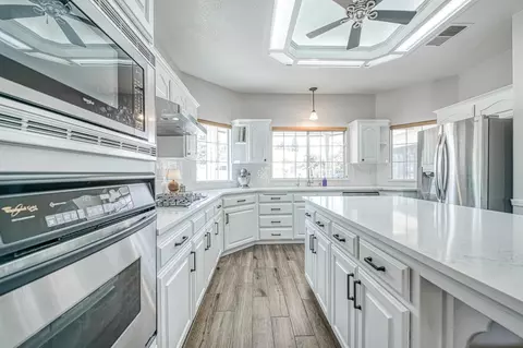 290 W Loyola Ave, Clovis, CA 93619 photo 14