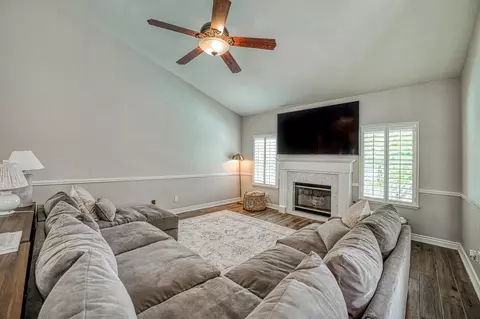 290 W Loyola Ave, Clovis, CA 93619 photo 10