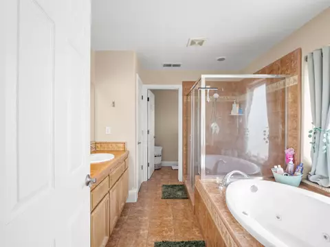 Bath - 85 N Fairfax Ave, Clovis, CA 93612 photo 4 of 5
