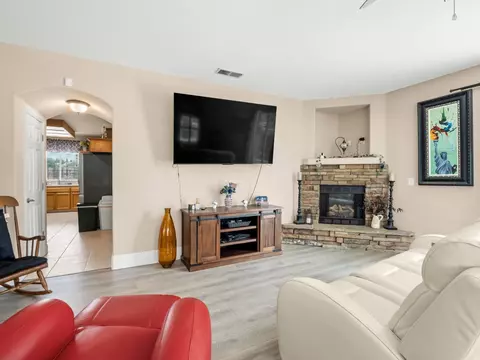 Living - 85 N Fairfax Ave, Clovis, CA 93612 photo 7 of 7
