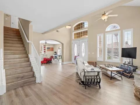 Entry Way - 85 N Fairfax Ave, Clovis, CA 93612 photo 2 of 3