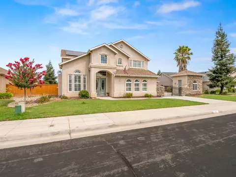 Exterior - 85 N Fairfax Ave, Clovis, CA 93612 photo 3 of 9