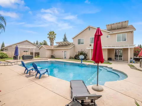 Exterior - 85 N Fairfax Ave, Clovis, CA 93612 photo 6 of 9