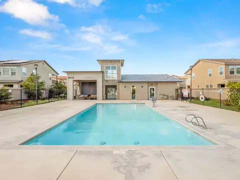 2569 Mustang Dr, Clovis, CA 93612 photo 47
