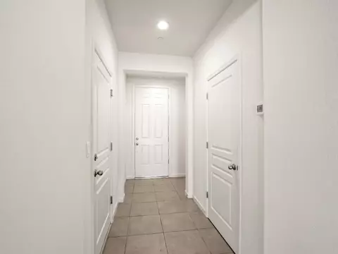 2569 Mustang Dr, Clovis, CA 93612 photo 4