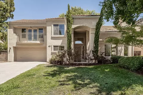 10486 N Doheny Dr, Fresno, CA 93730